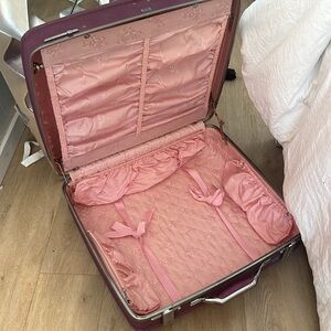 COPY - COPY - Vintage suitcase